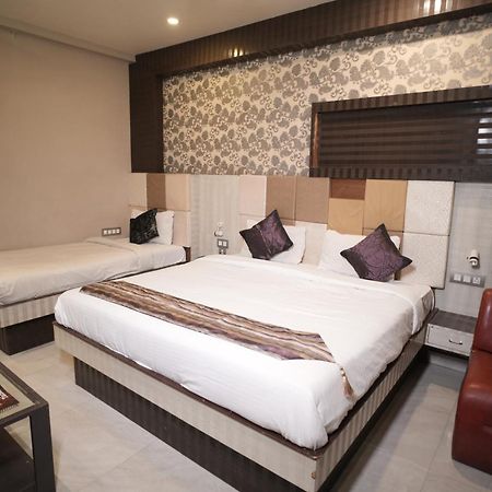 Hotel Rajkamal Near Varanasi Railway Station エクステリア 写真