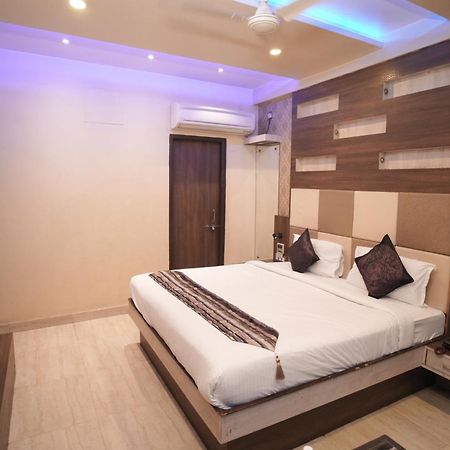 Hotel Rajkamal Near Varanasi Railway Station エクステリア 写真