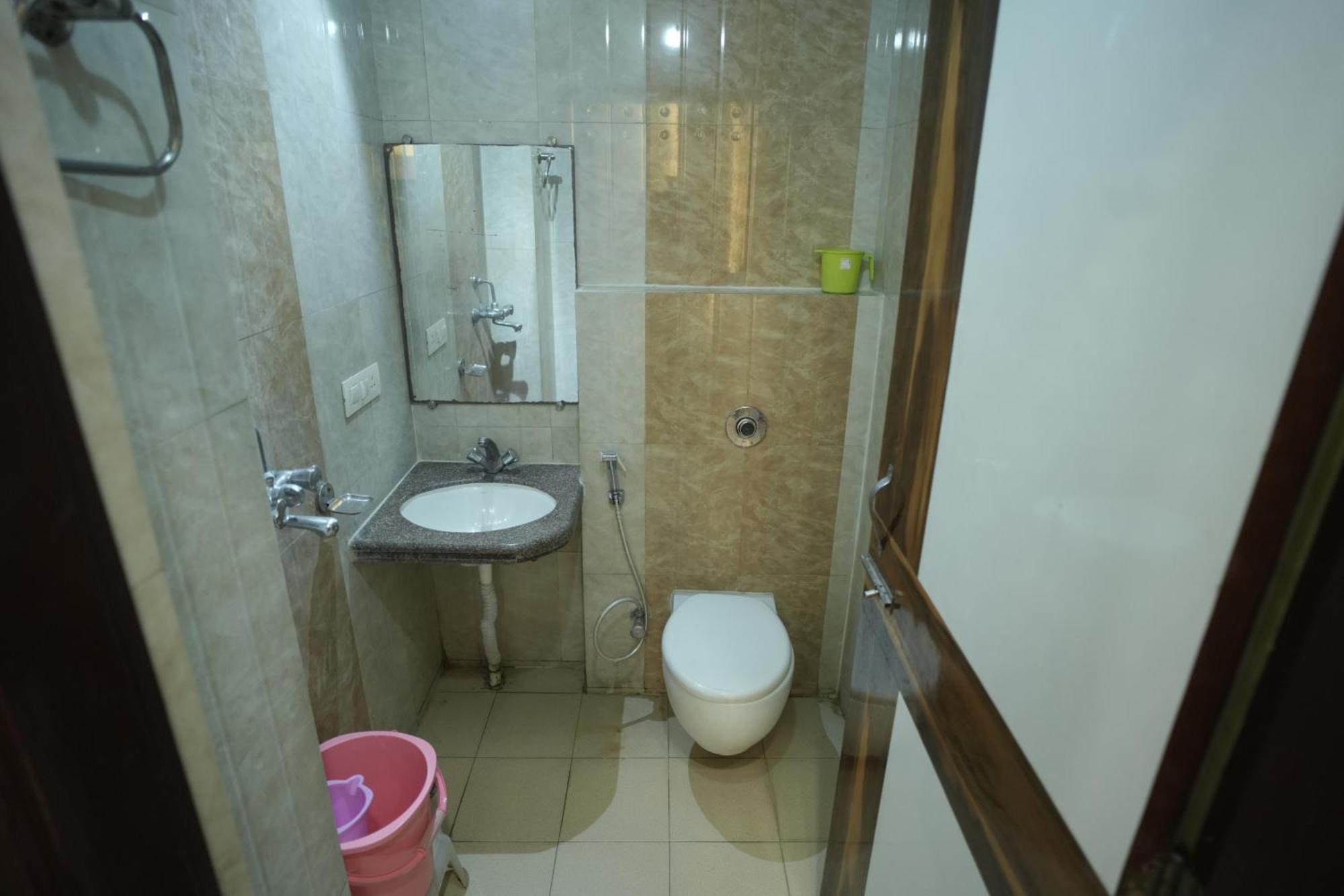 Hotel Rajkamal Near Varanasi Railway Station エクステリア 写真