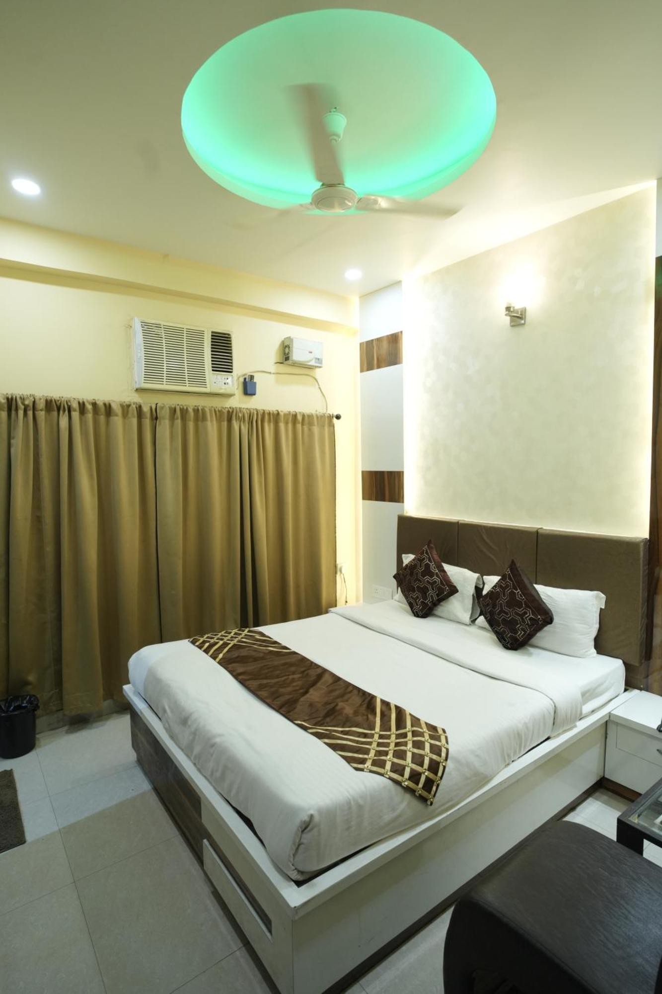 Hotel Rajkamal Near Varanasi Railway Station エクステリア 写真