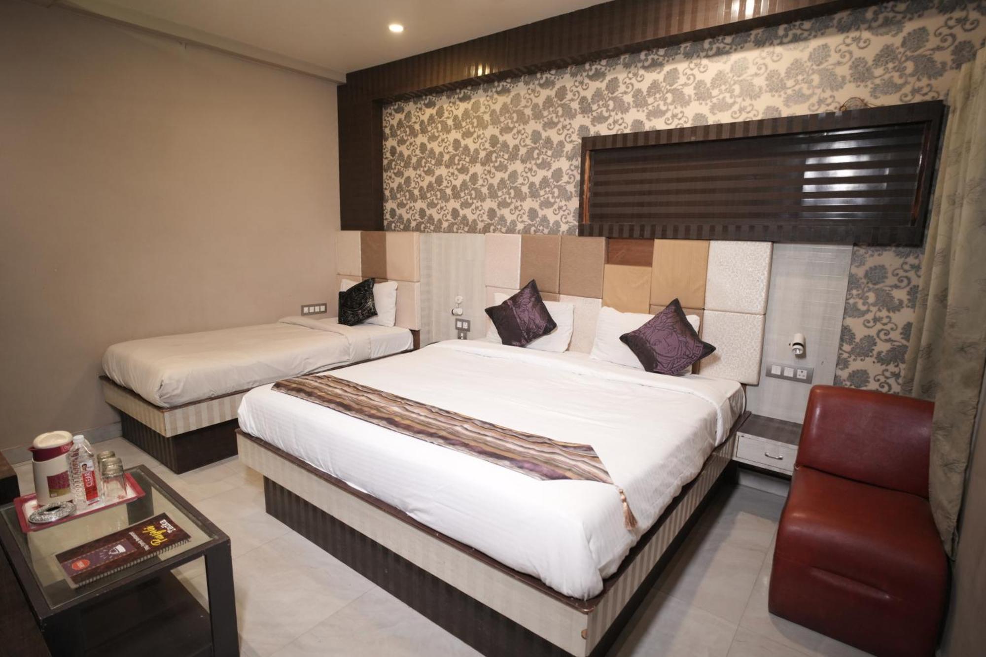 Hotel Rajkamal Near Varanasi Railway Station エクステリア 写真