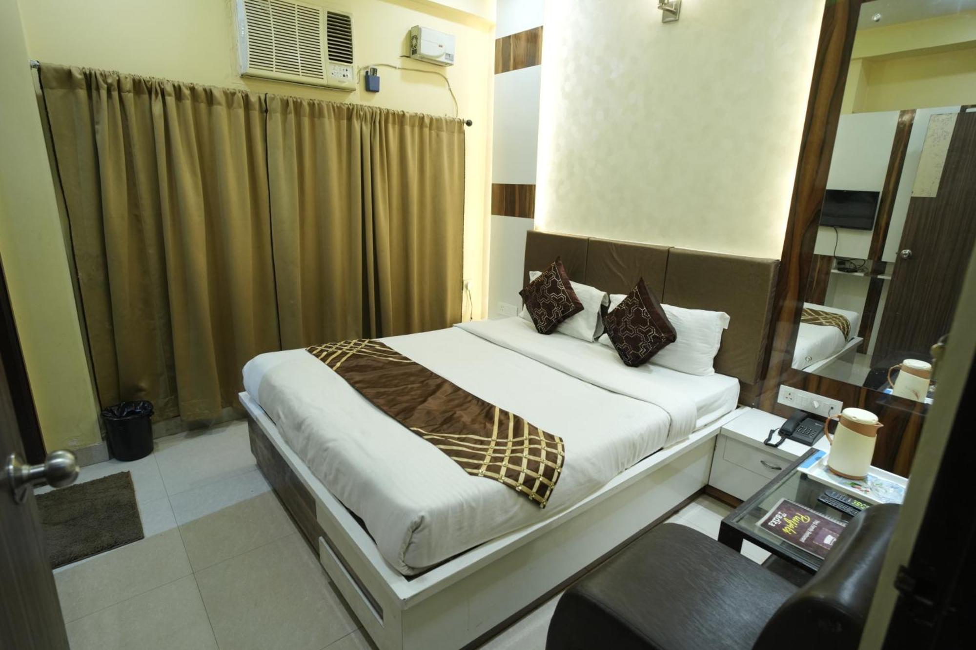 Hotel Rajkamal Near Varanasi Railway Station エクステリア 写真