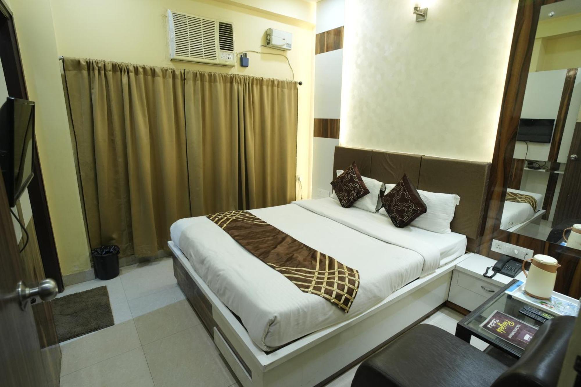 Hotel Rajkamal Near Varanasi Railway Station エクステリア 写真